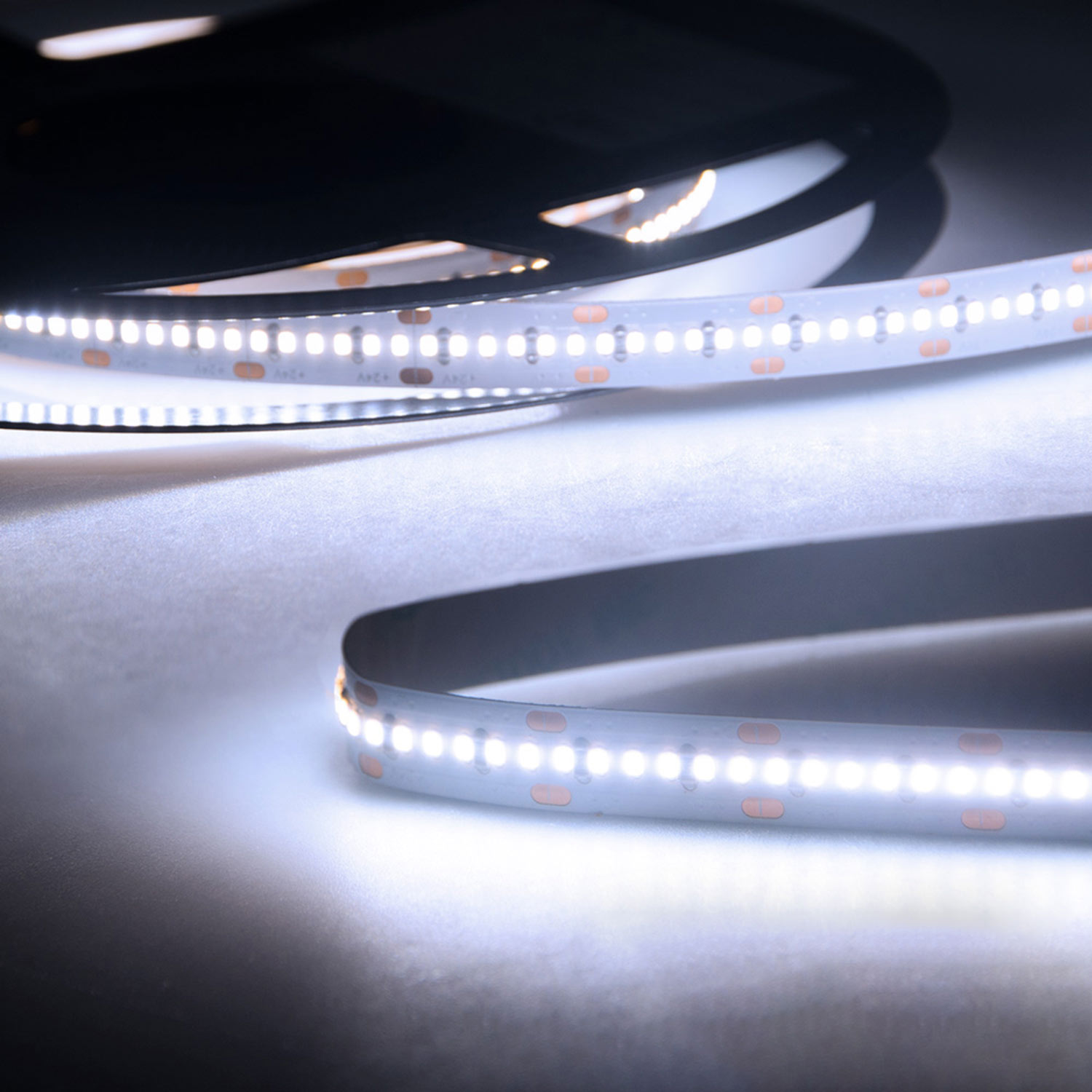 ISOLED LED CRI965 Linear10 Flexband 24V DC 10W IP20 6500K 5m Rolle 240 LED/m