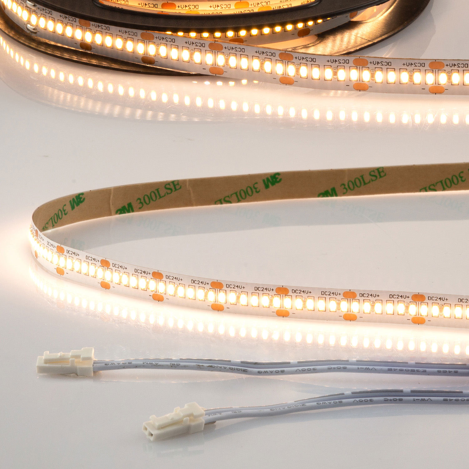 ISOLED LED CRI930 MiniAMP Flexband 24V DC 12W IP20 3000K 120cm beids. 30cm Kabel + maleAMP 300 LED/m