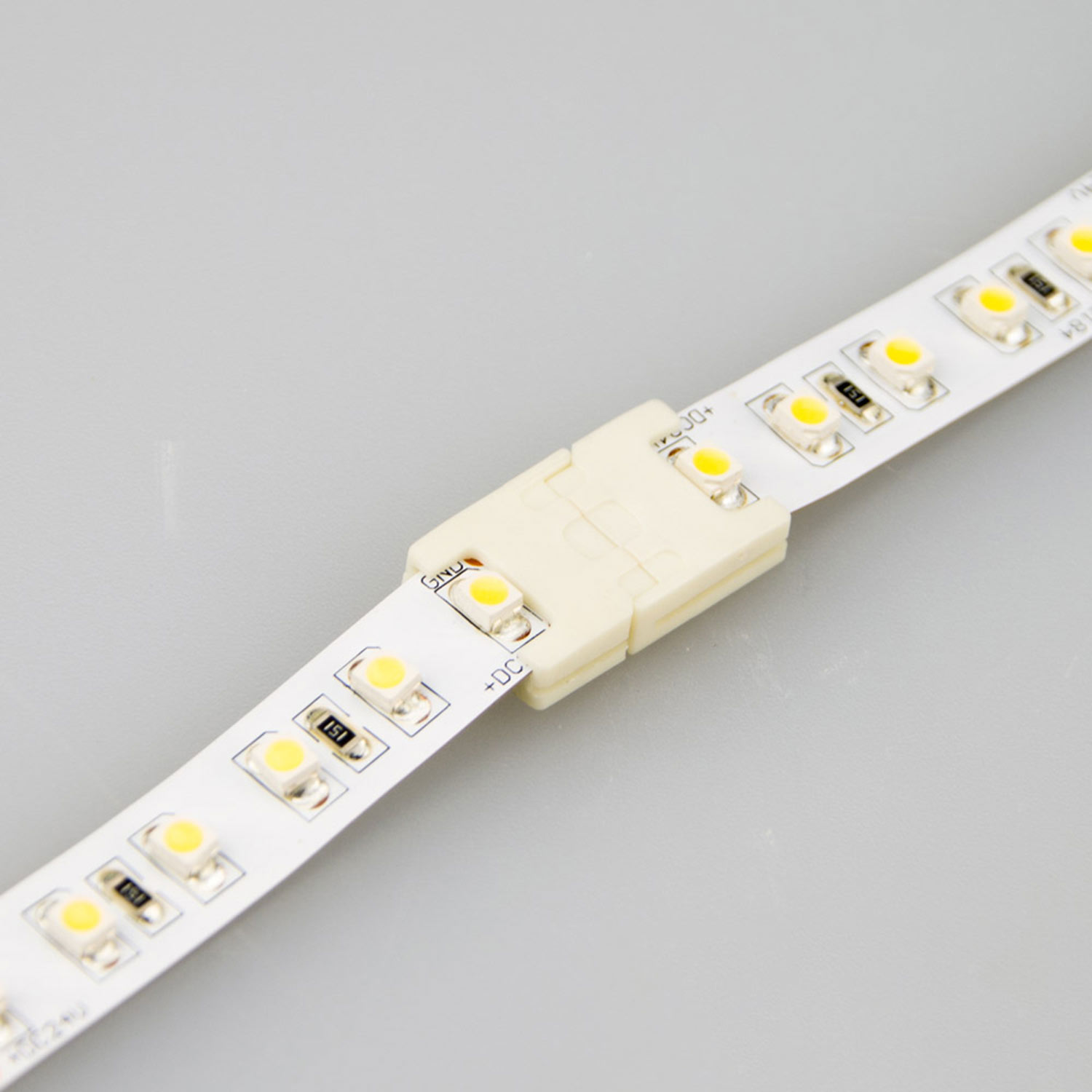 ISOLED Clip-Verbinder (max. 5A) C2-210 für 2-pol. IP20 Flexstripes mit Breite 10mm Pitch >8mm